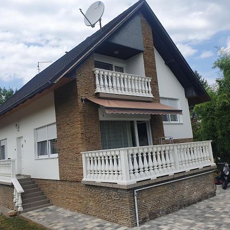 Wolf Vendeghaz Villa Balatonkeresztur Bagian luar foto