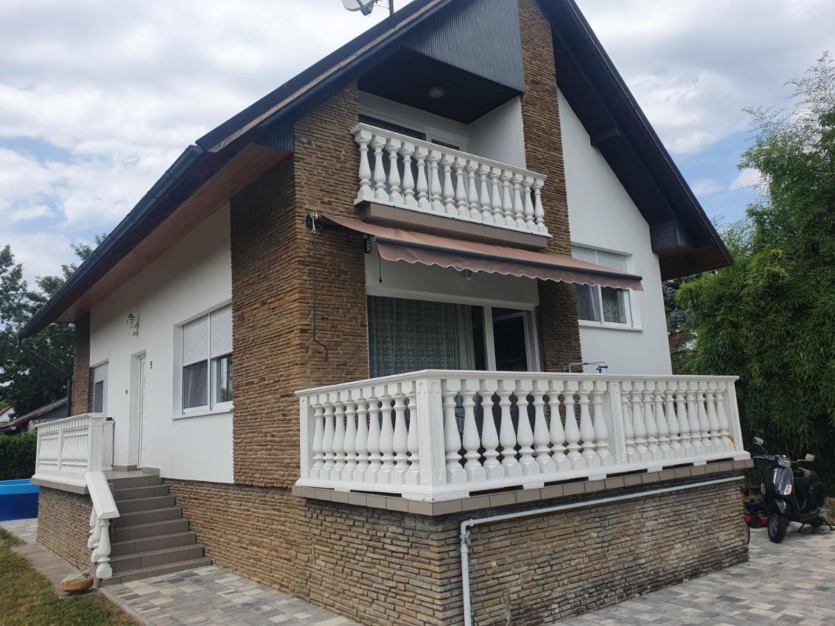 Wolf Vendeghaz Villa Balatonkeresztur Bagian luar foto