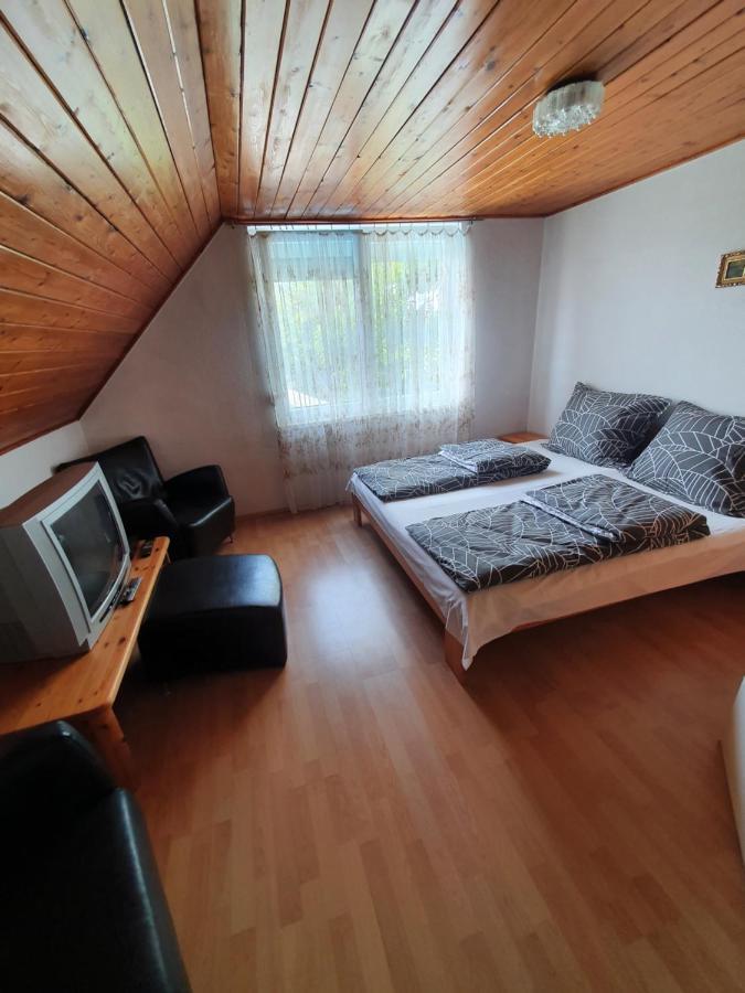 Wolf Vendeghaz Villa Balatonkeresztur Bagian luar foto
