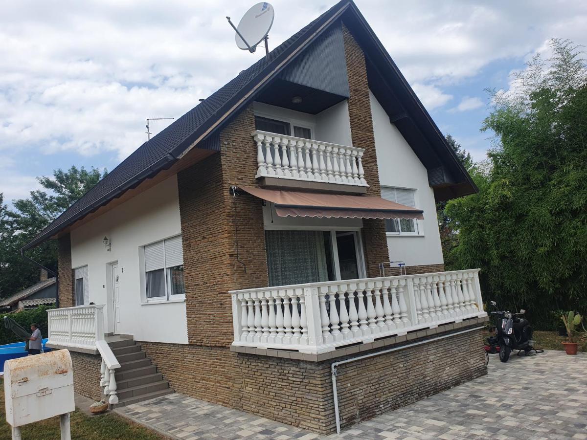 Wolf Vendeghaz Villa Balatonkeresztur Bagian luar foto