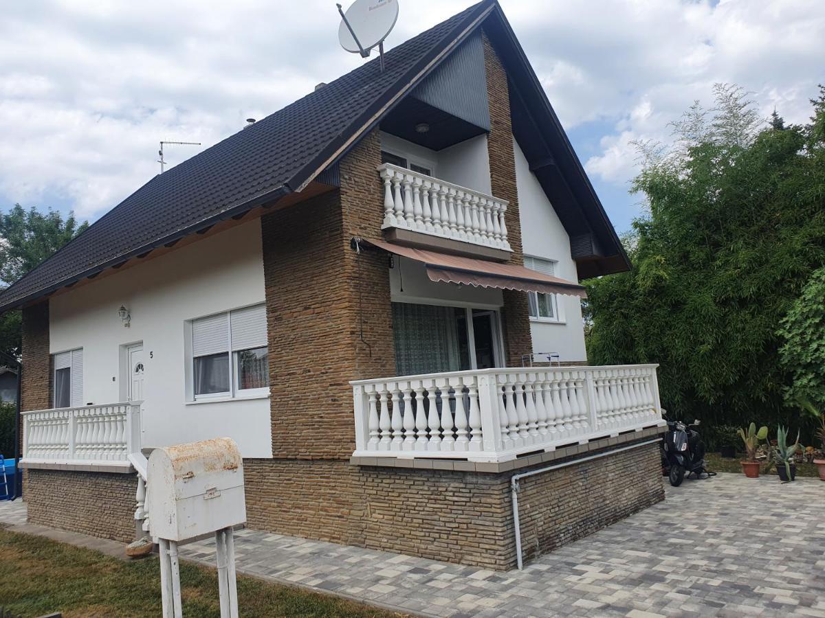 Wolf Vendeghaz Villa Balatonkeresztur Bagian luar foto